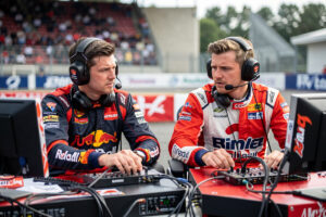 Team racing in sim racing